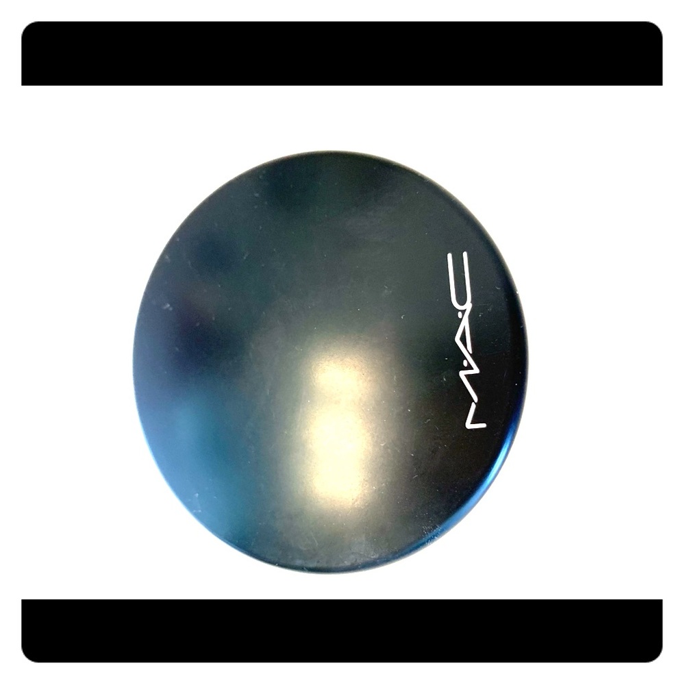 Used medium dark mineralized powder